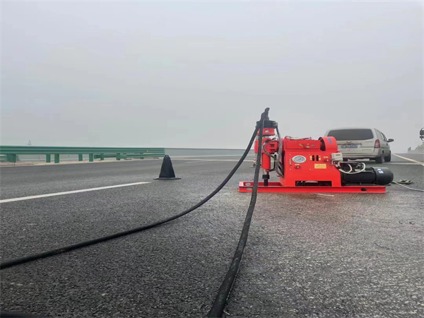 鲁山马路路基路面开裂下沉注浆加固灌浆